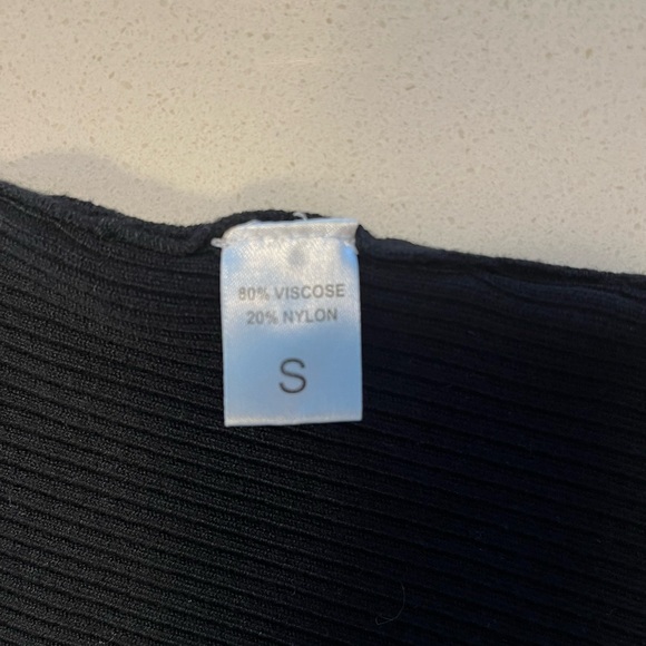 Sleeveless black top - Picture 4 of 4